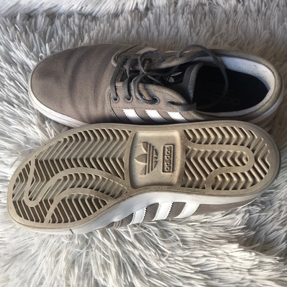 ✨✨ ADIDAS ✨✨ - Picture 3 of 5